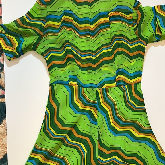 Vintage green box, zipper dress, short sleeves, square neck - Picture 5 of 5